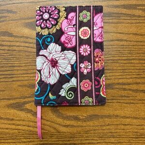 Vera Bradley Mod Floral Pink Quilted Fabric Book Cover NWT Retired Pattern